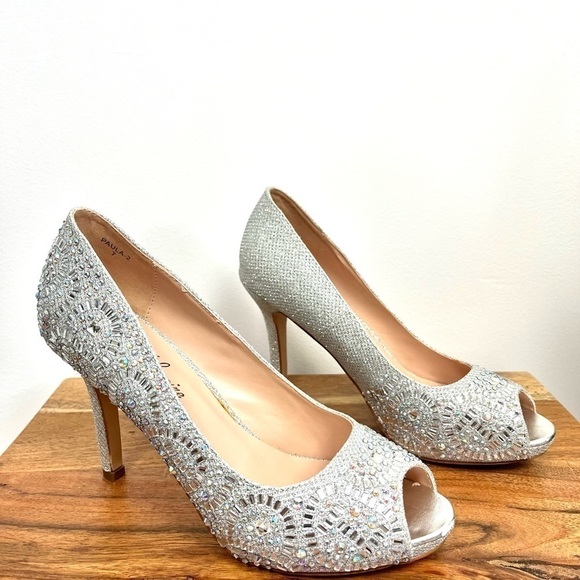 Lauren Lorraine Nude Sparkle Elissa Pumps. Size 7 #232 - Picture 1 of 9